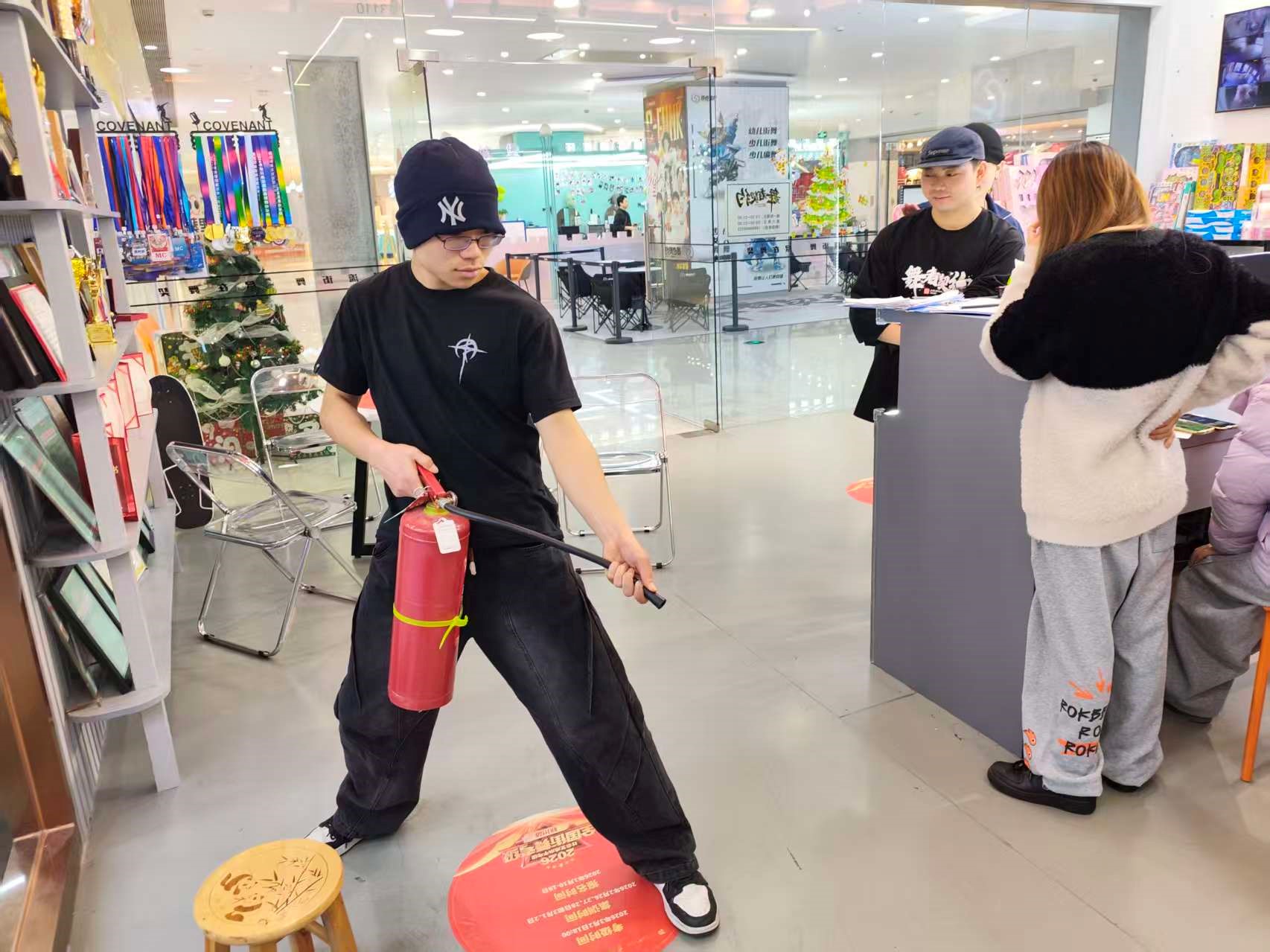 水晶城开展消防技能培训，筑牢安全防护网
