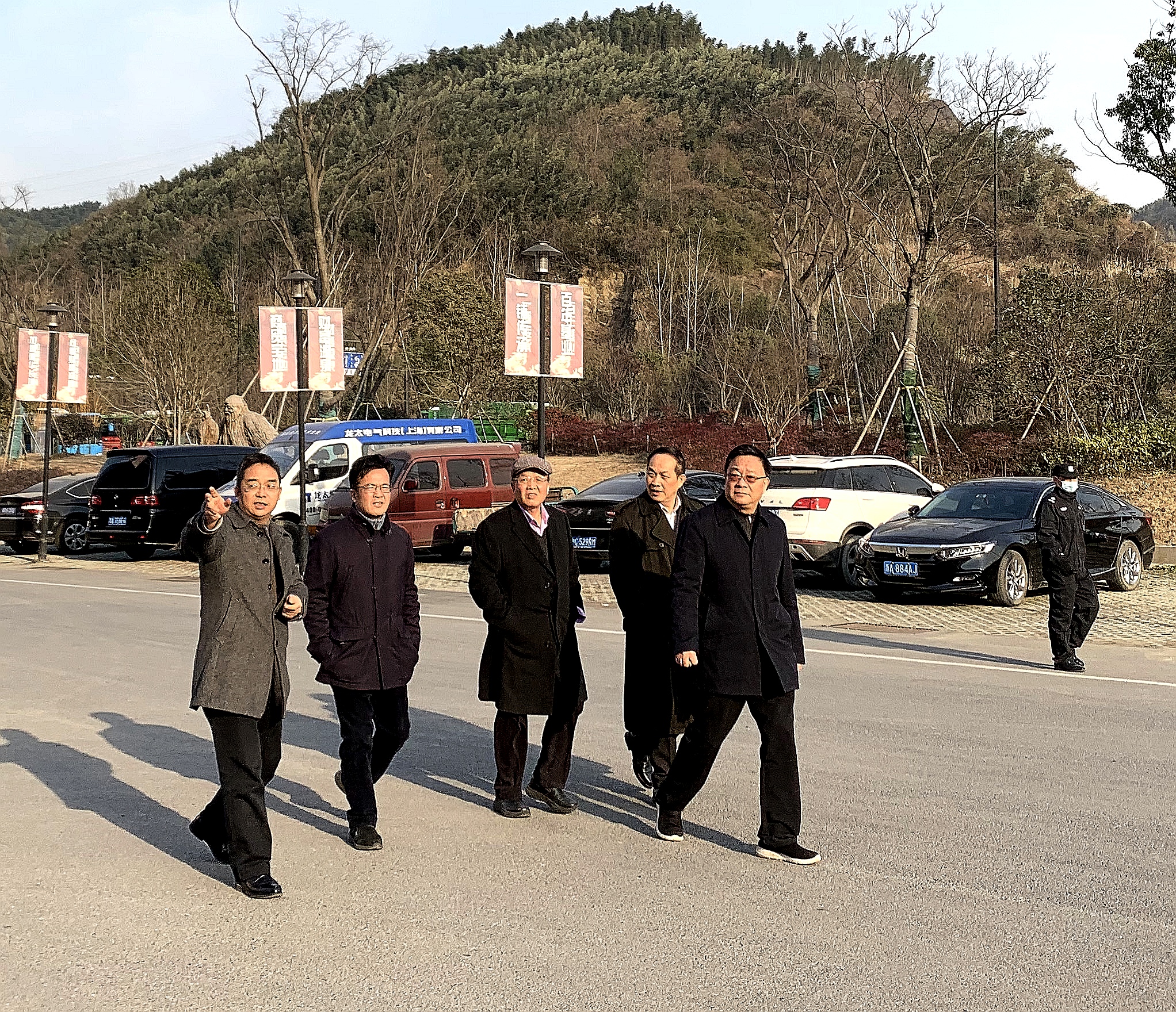 拳拳之心  殷殷之情  老领导们参观考察J9国际站备用长城机电市场