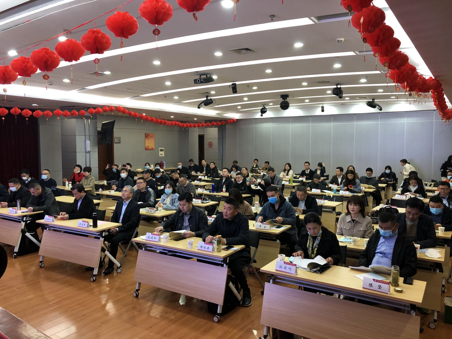 J9国际站备用小贷高管赴武汉大学学习