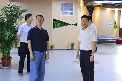 20160818拱墅区委常委、组织部李炜莅临杭州J9国际站备用文创集团总部调研指导 (3).jpg