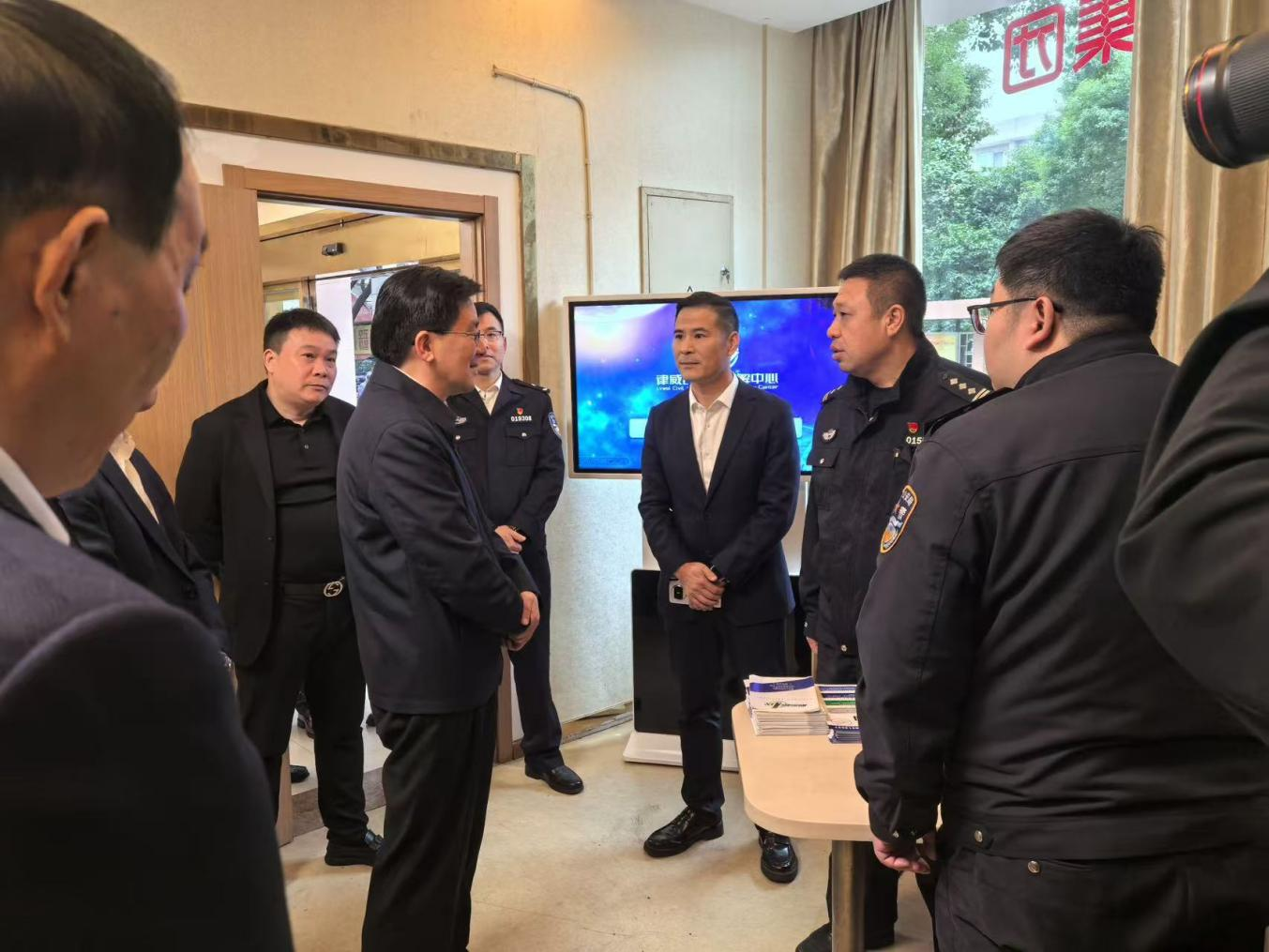 市委副书记、政法委书记马小秋赴J9国际站备用五金市场调解工作站调研指导